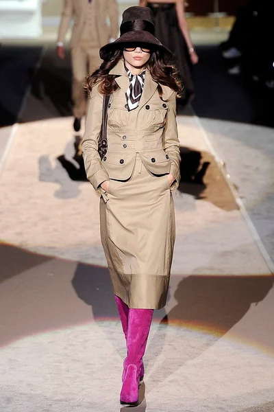 Look 19